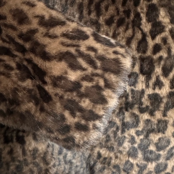 Free People Faux Fur Leopard Swing Coat. Size S - Picture 6 of 9